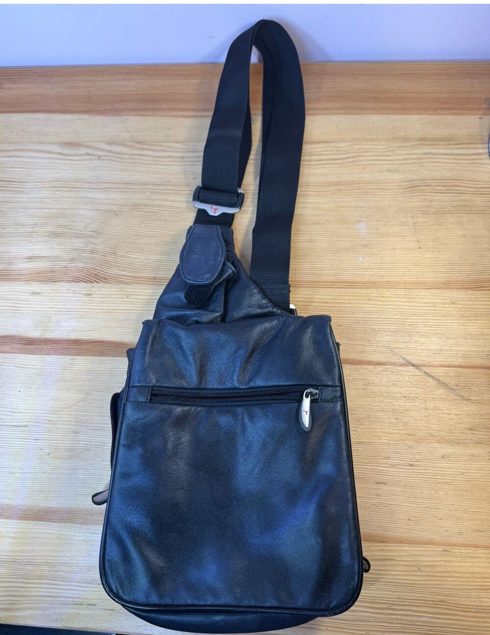 Travelon Black Leather Crossbody Shoulder Bag Organizer Multi Pocket